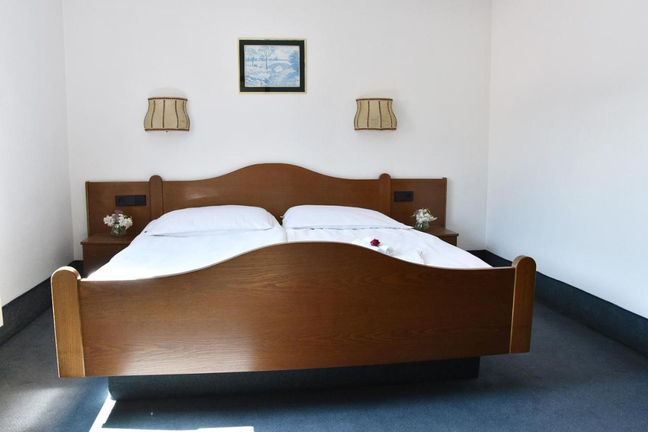 Hotel Goldene Rose Ebersbach an der Fils Eksteriør bilde