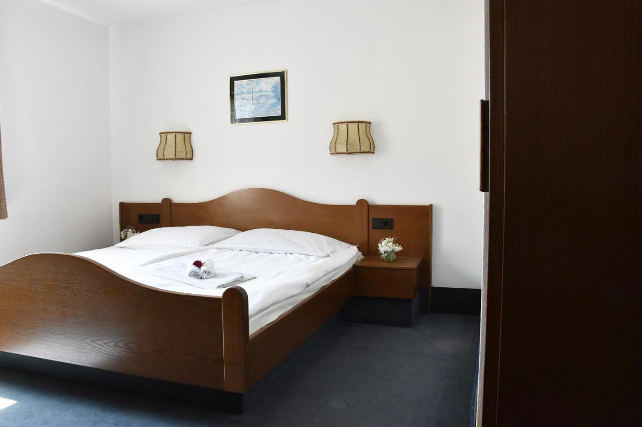 Hotel Goldene Rose Ebersbach an der Fils Eksteriør bilde