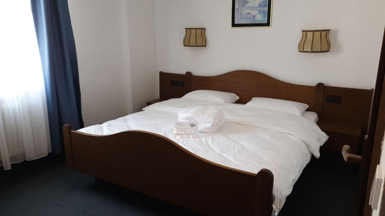 Hotel Goldene Rose Ebersbach an der Fils Eksteriør bilde